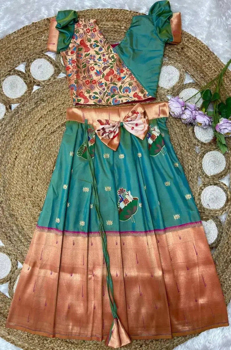 Kid’s Paithani Muniya Lehengas