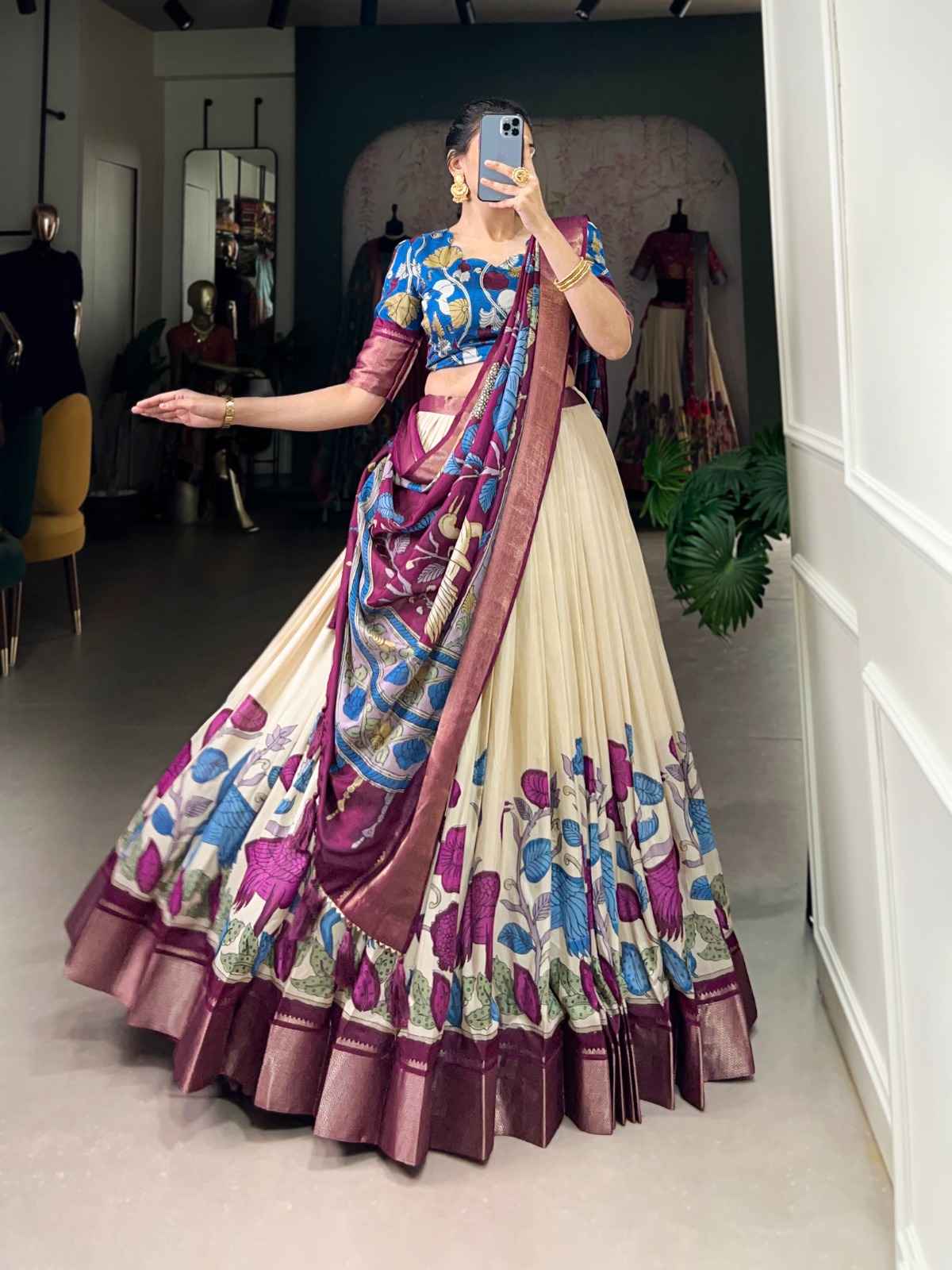 Jaquard Dola Silk Lehangas