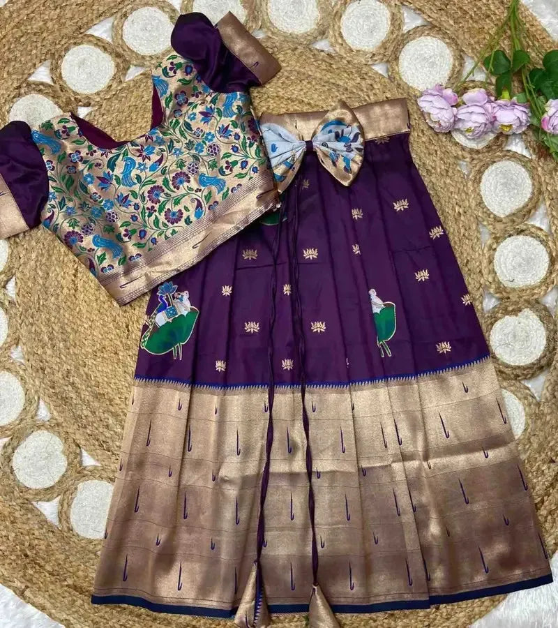Kid’s Paithani Muniya Lehengas