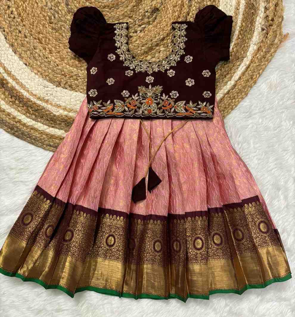 Soft semi Kanchi family outfits by Arhas Couture