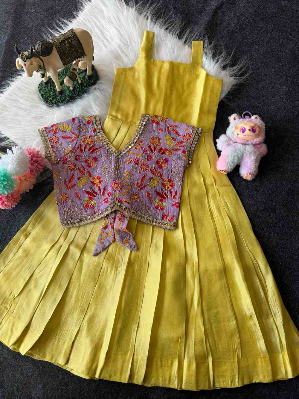 Kid's Viscose Tissue Gowns