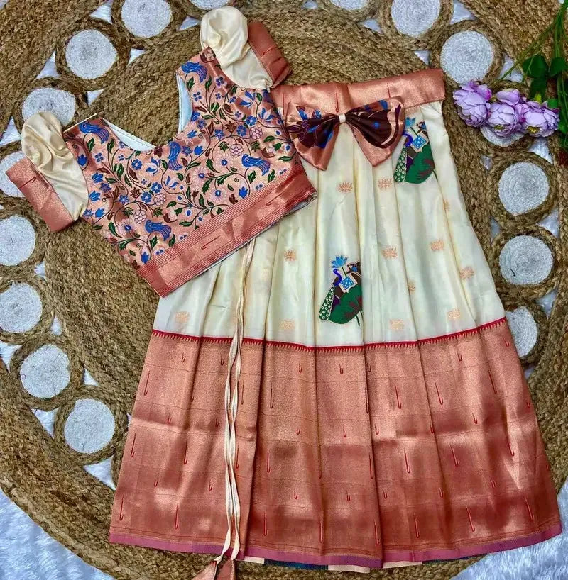 Kid’s Paithani Muniya Lehengas