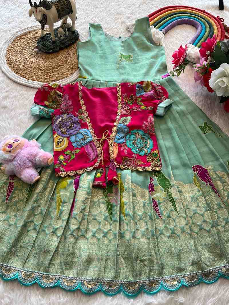 Kid's Viscose Tissue Silk Gowns