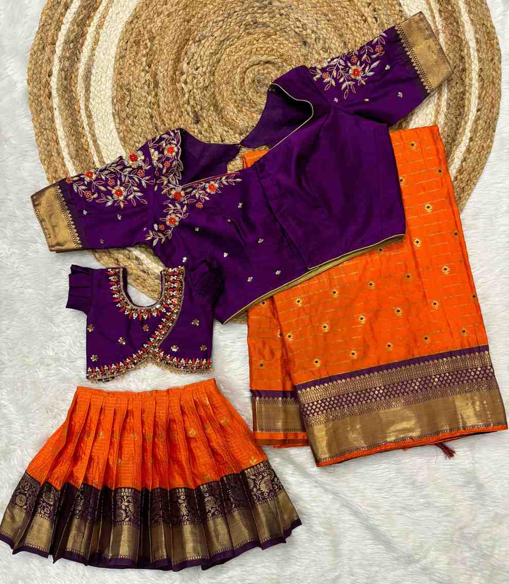 Soft Gadwal family outfit – colour view – Arhas Couture