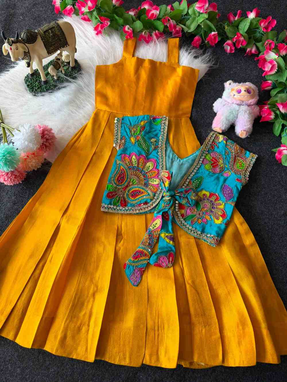 Kid's Viscose Tissue Gowns