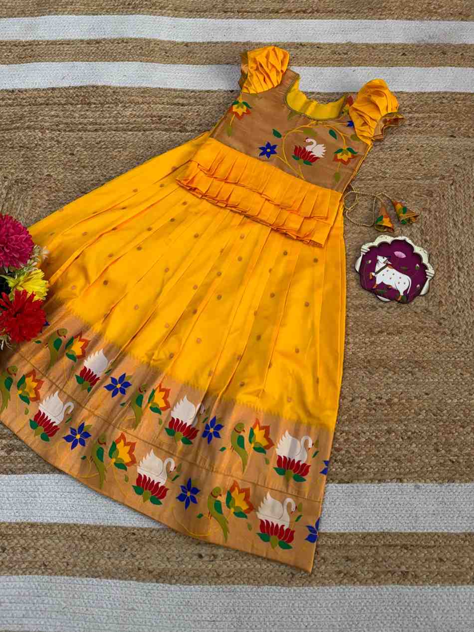 Kids Meena zari lehenga – pink – Arhas Couture