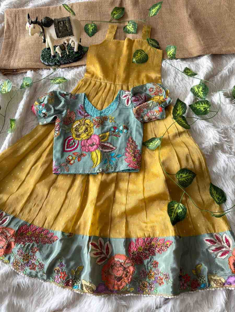 Kid's Viscose Crepe Gowns