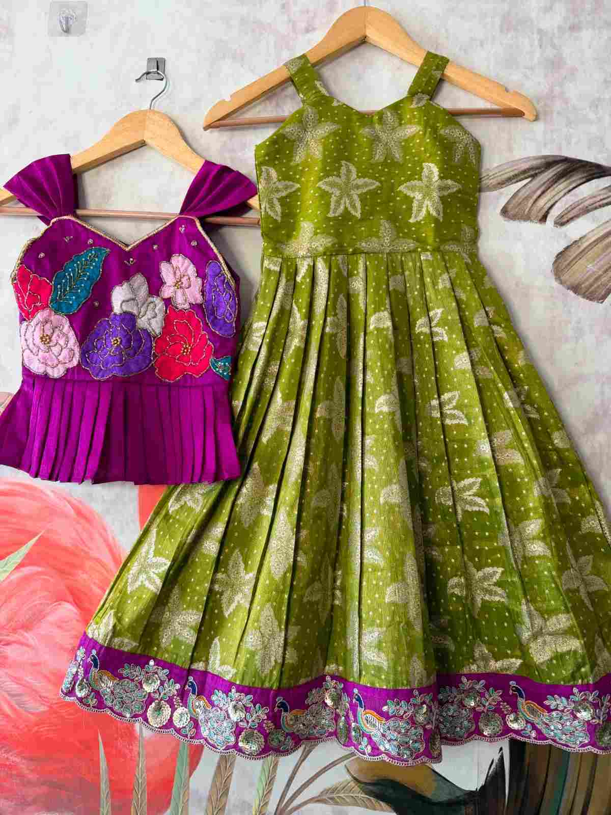 Kid's Viscose Tissue Gowns