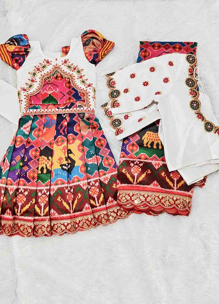 AC's Semi Patola Family Outfits